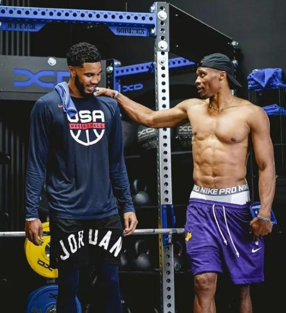 nba拥有"搓衣板"腹肌5大球星,詹姆斯落选 戈登成天花板