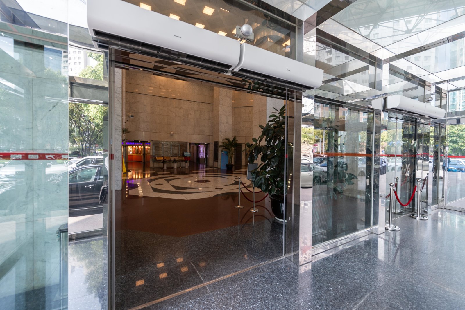 上海东方国际大厦:现代化商务楼的理想场所