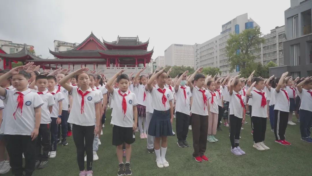 南京市逸仙小学:来来来!一起参加超燃升旗仪式