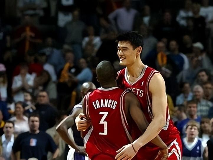 回顾43岁的姚明体重超400斤妻子风韵犹存13岁女儿身高近19米