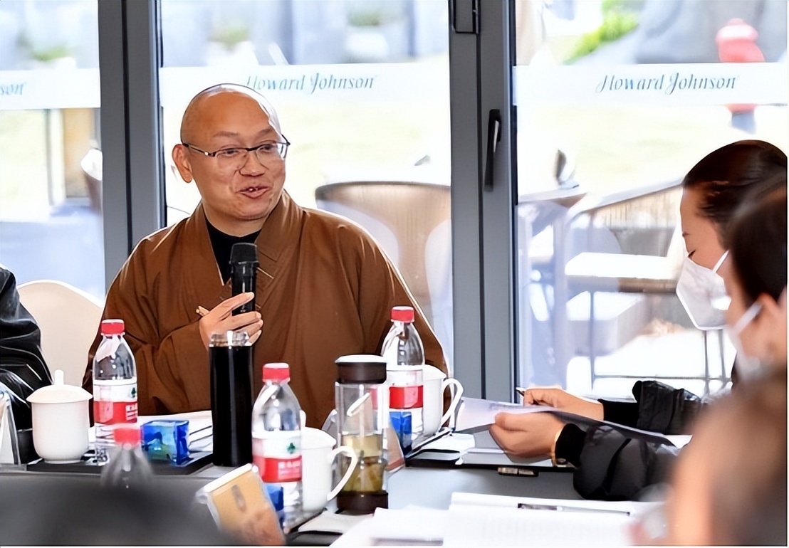 这一次,与女主播发生关系后被敲诈的释照杰,"底裤"快被扒光了