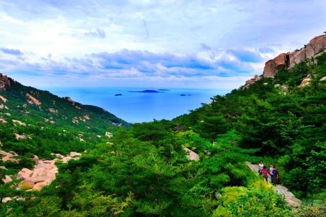 山東青島適宜夏季旅遊景區,有海上