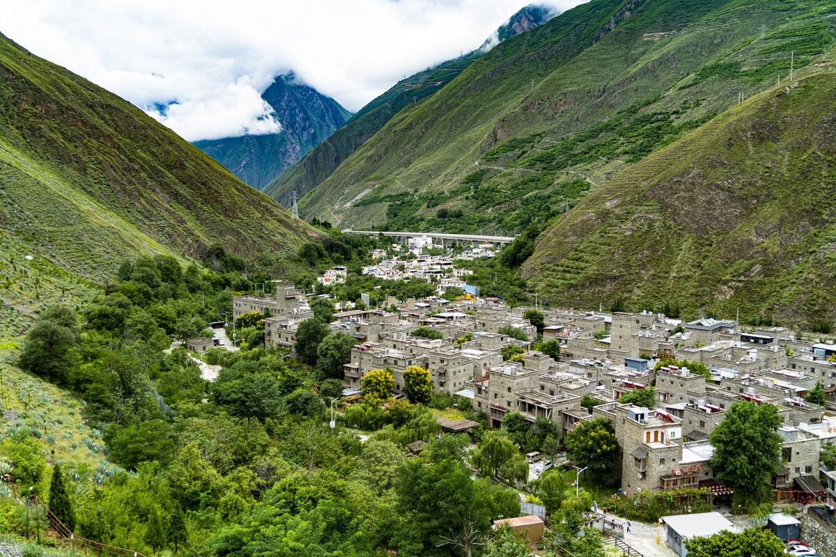 东方神秘古堡,四川桃坪羌寨,完整的羌族建筑文化艺术