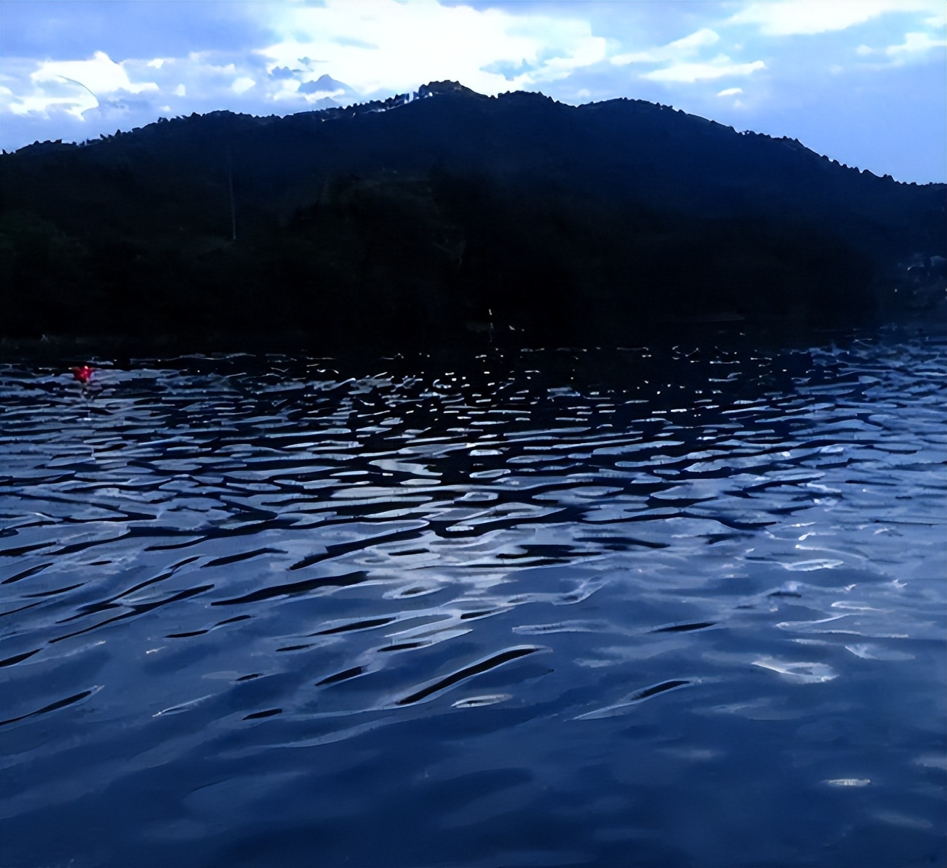 与"水虎"殊死搏斗