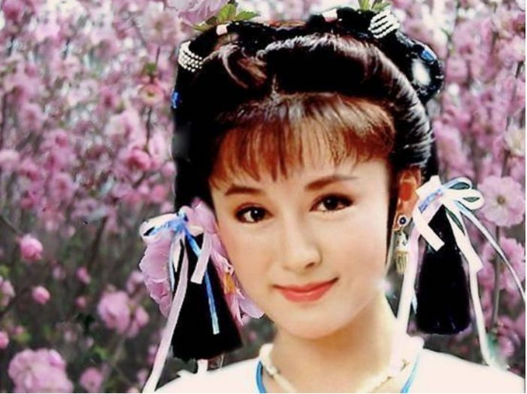 一直以为潘迎紫是台湾人,今天才知道她是大陆人,江苏苏州的.