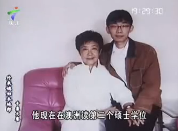 77岁的广州演员舒力生,戏中的女儿远嫁上海,戏外的儿子远在澳洲