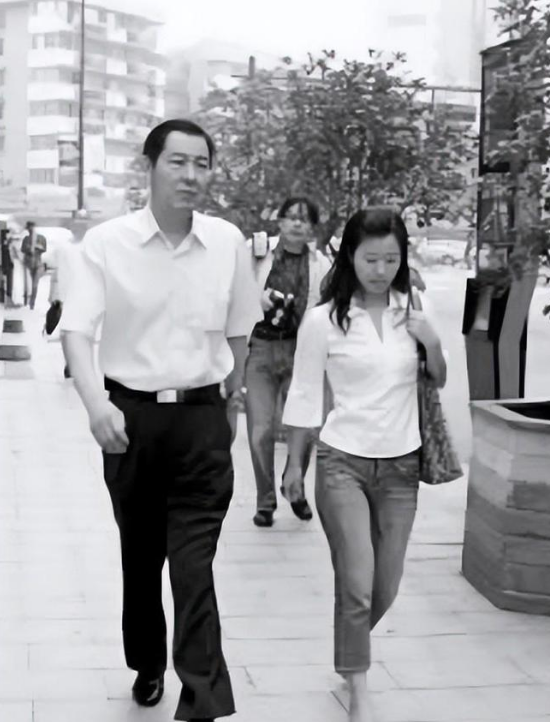回顾:杭州美女老总张琰,公婆是院士又不缺钱,为何沦为局长情妇