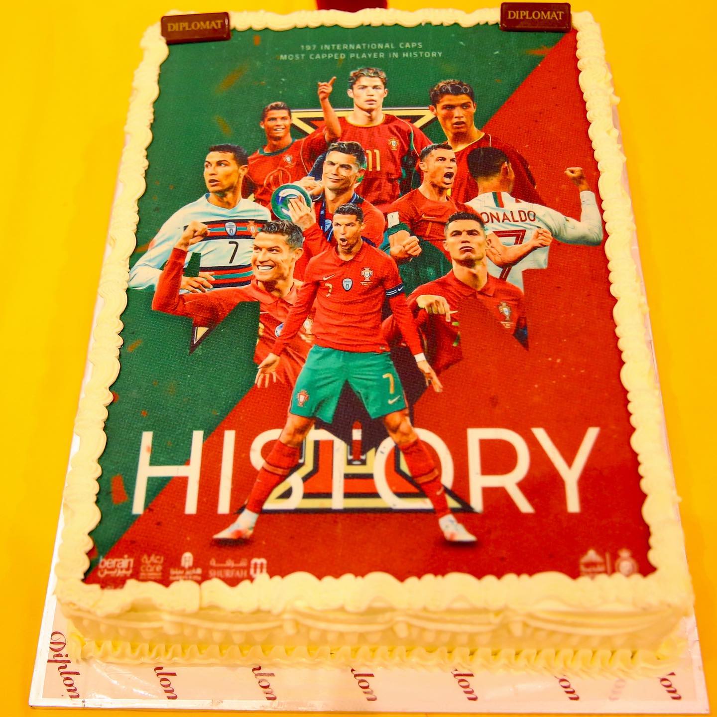 有排面!c罗展现精致蛋糕:利雅得胜利祝贺c罗创造国家队出场纪录