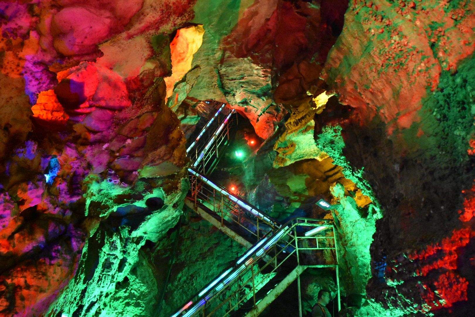 踏足人间仙境,躲避拥挤人群,忻州"神奇系舟山,天然禹王洞"