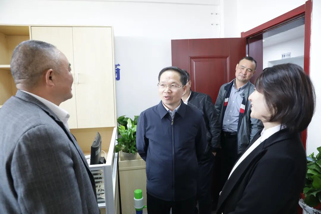 闵员根调研南昌县诉调对接中心运行情况