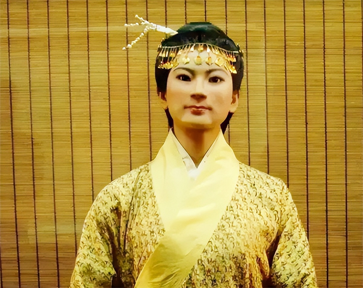 日本人多次索要辛追夫人的头发,我国发现异常,表示半寸也不给