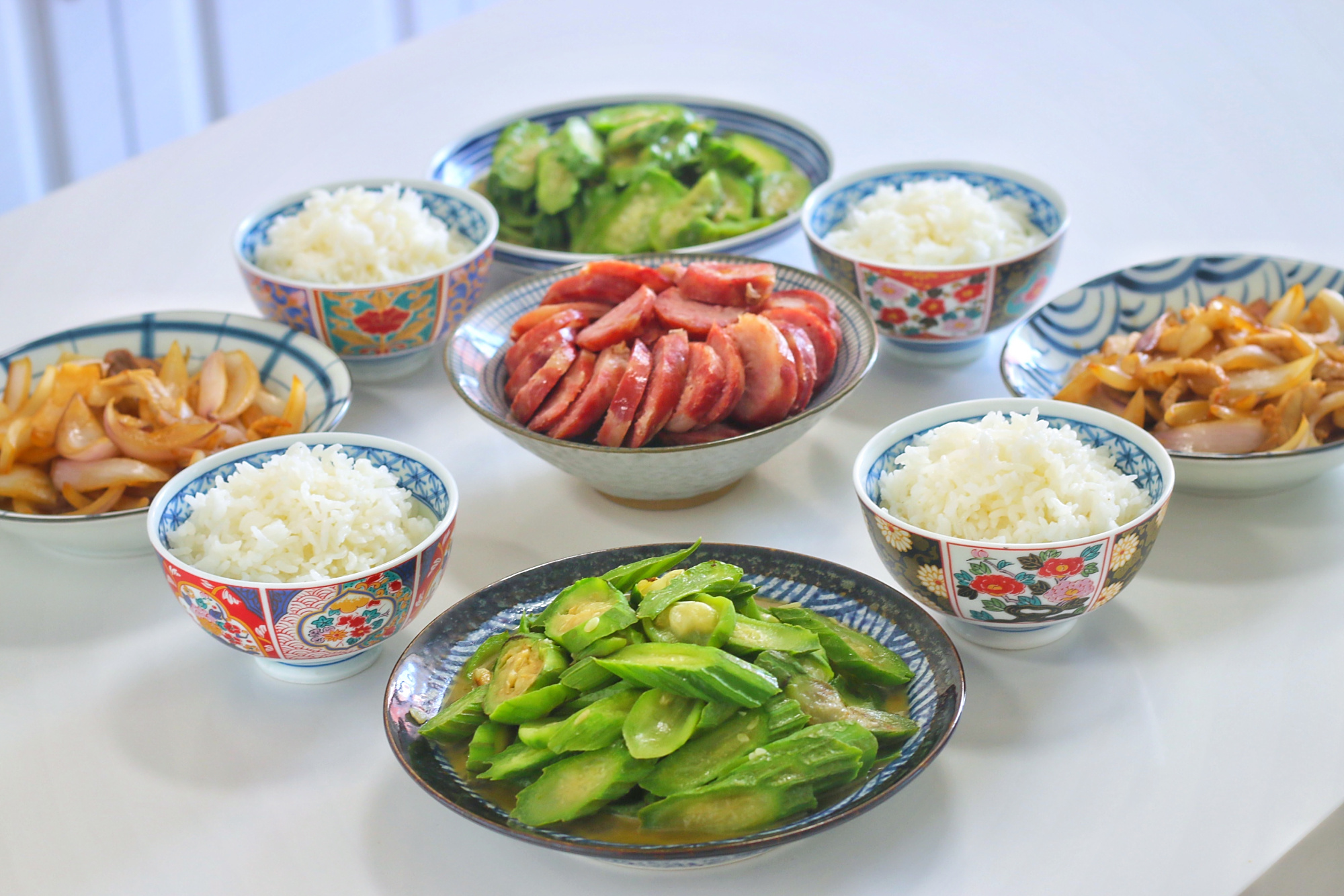 我家从去年起实行不完全分餐制,看看我家分餐长什么样子吧