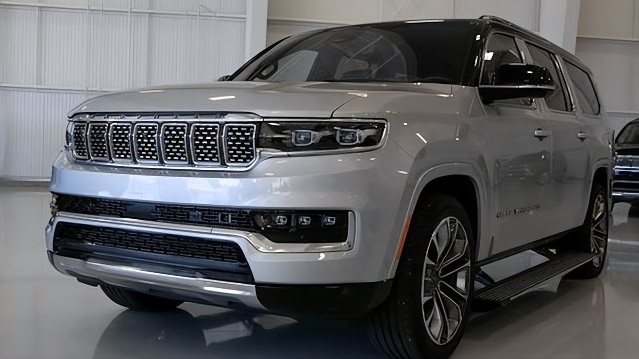 2023款吉普大瓦格纳正式亮相!配6.4升v8引擎 全时四驱,霸气十足