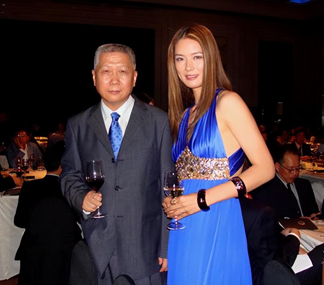 名模马艳丽与郎昆离婚15年:她不做怨妇学会爱,他三离单身有泪