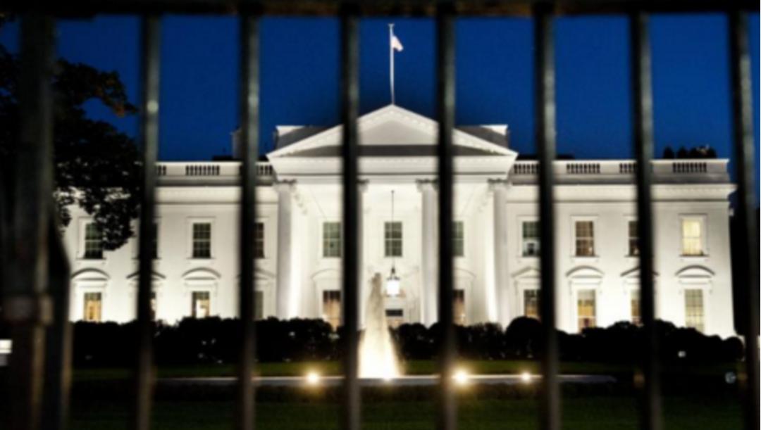 白宫外,惊现"黑宫"!