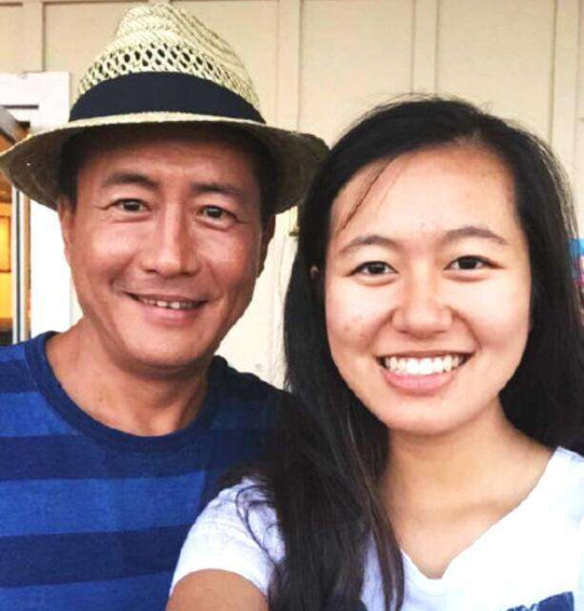 靳东的儿子和女儿图片