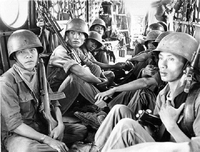 这个连的士兵们大部分都来自越南内地,军官们都接受过军事院校系统