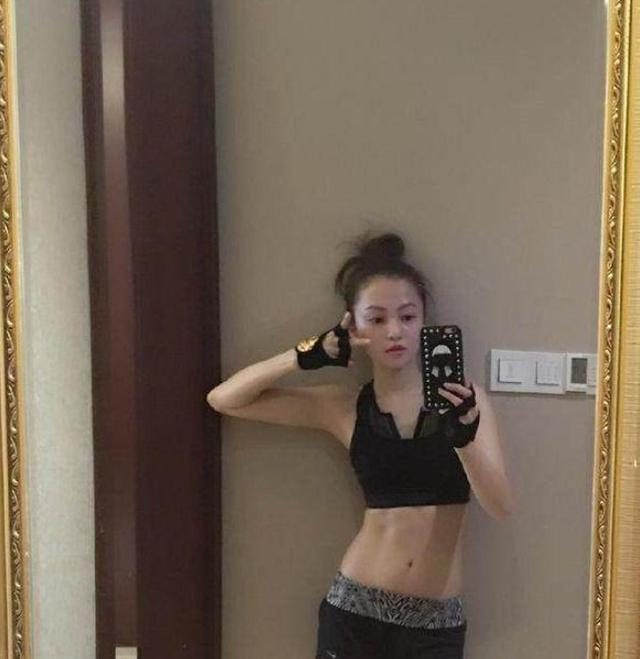 张韶涵晒出自己的豪宅,买个小岛自己当岛主,推开门就是阳光沙滩