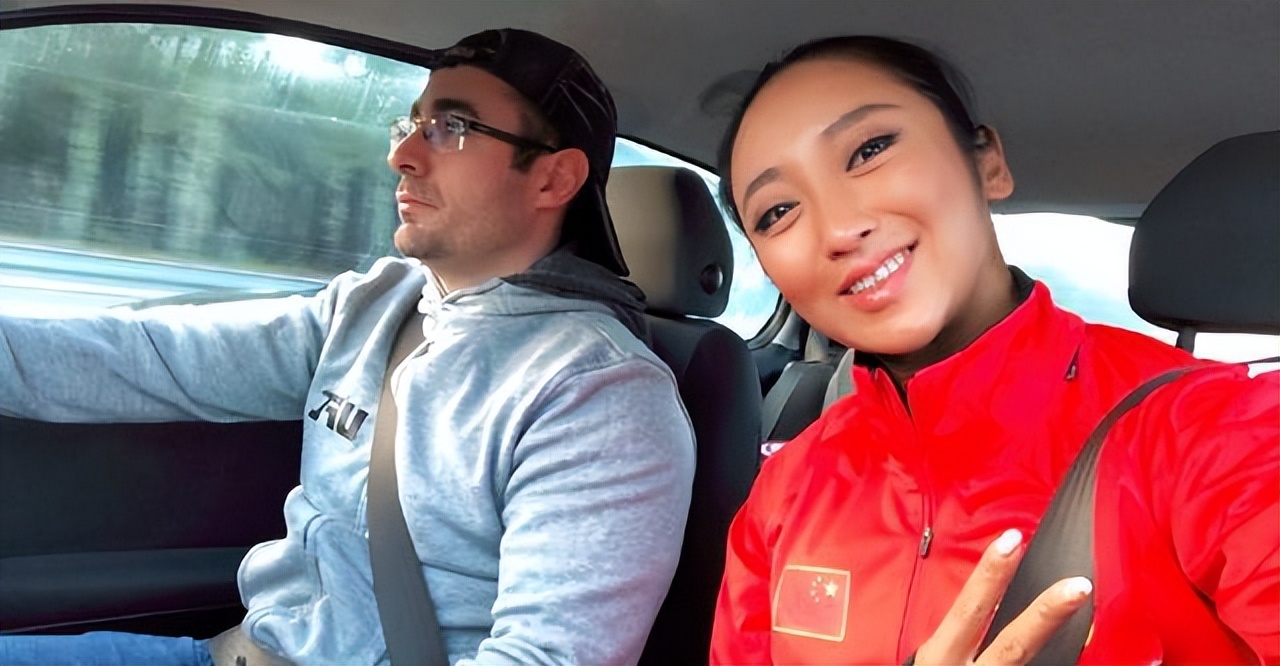 体坛健美冠军女神牟丛:38岁仍身材完美,扬言更"喜欢"黑人