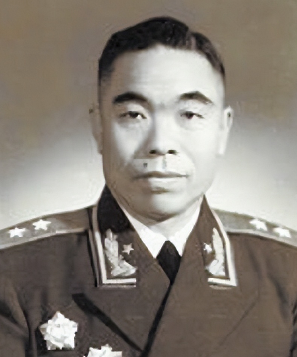 曾泽生起义后才知,他信任的副师长竟然背叛,惊出一身冷汗