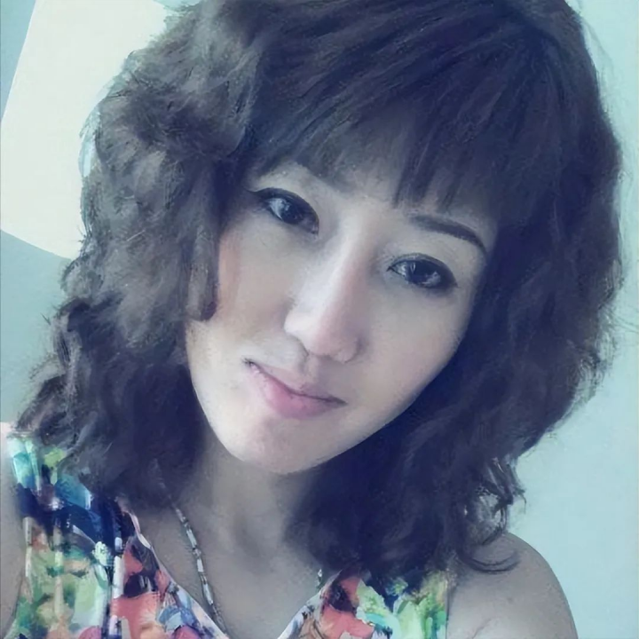 她是女博士常艳,为北京户口委身高官,被骗色后写12万字小说谴责