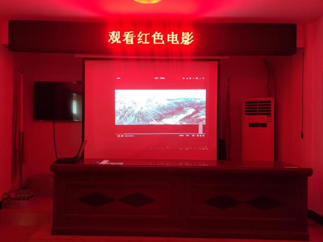 袁州区秀江街道:新时代文明实践站 组织观看红色电影《百团大战》