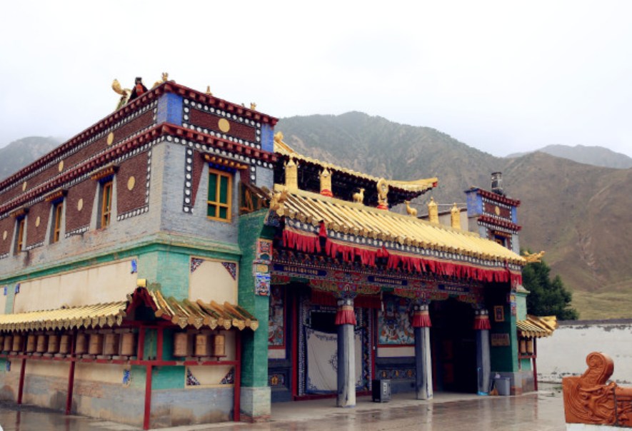 700多年的风雨沧桑,塔延山下的圣地都兰寺