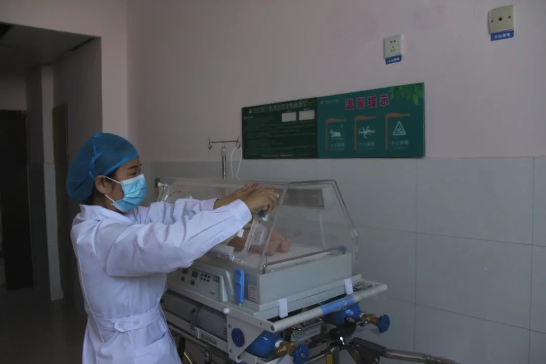 内黄县人民医院危重新生儿救治中心开科运营