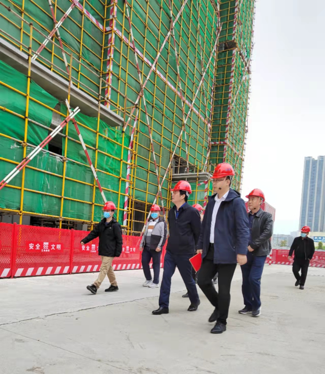 江训开现场调研宜春中心城区房地产开发项目