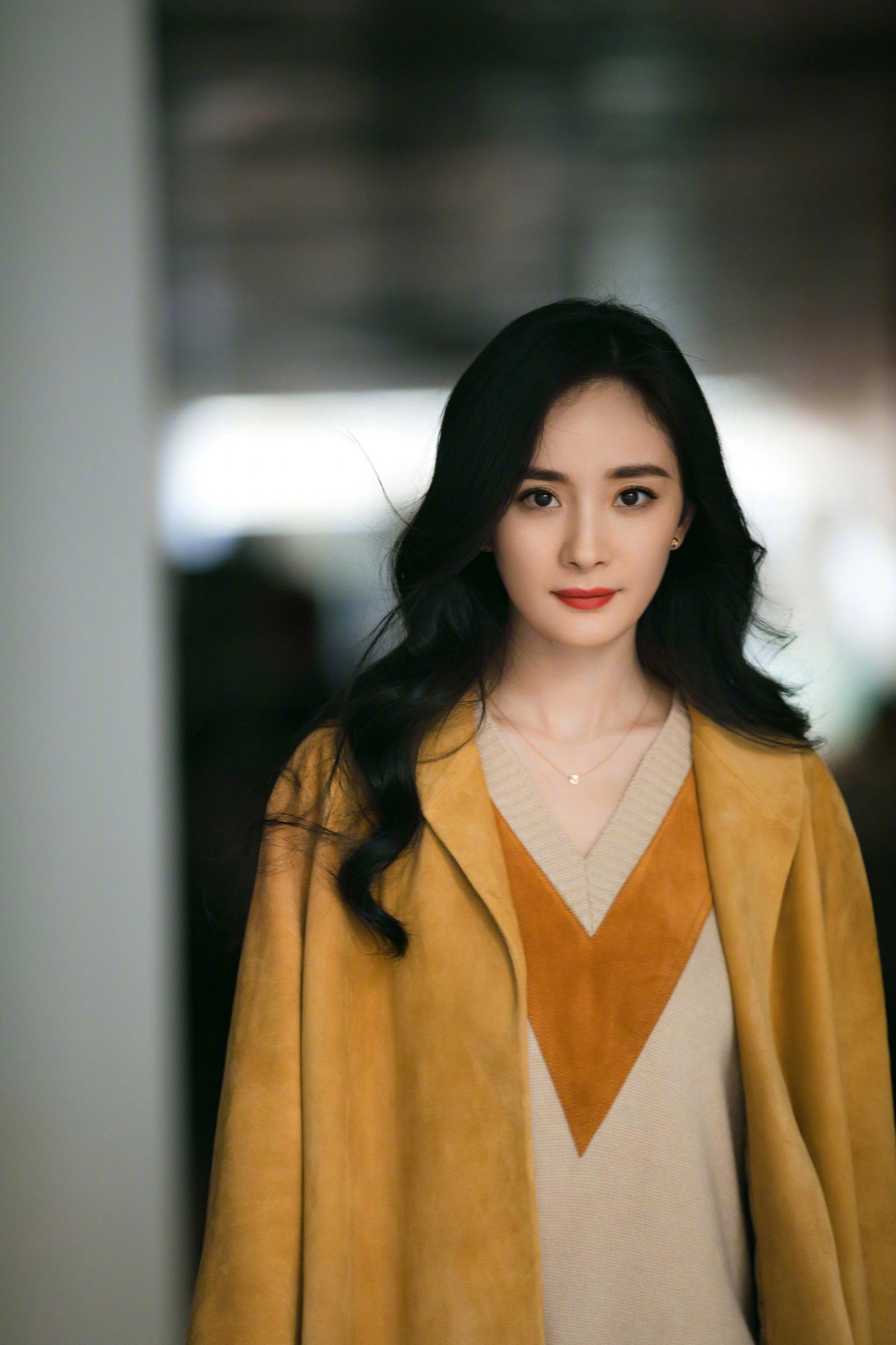 杨幂:时尚女神的个人魅力,引爆网友热议!