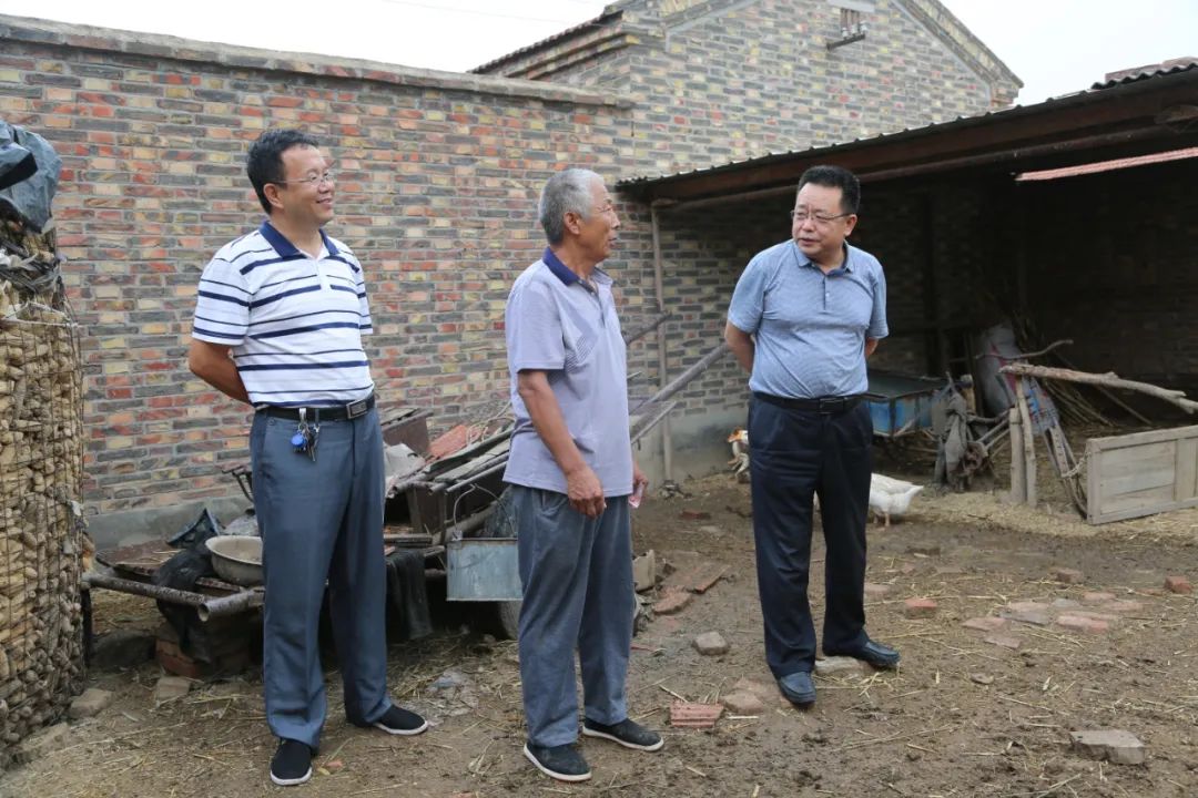 杨双桥"七一"节前慰问老党员