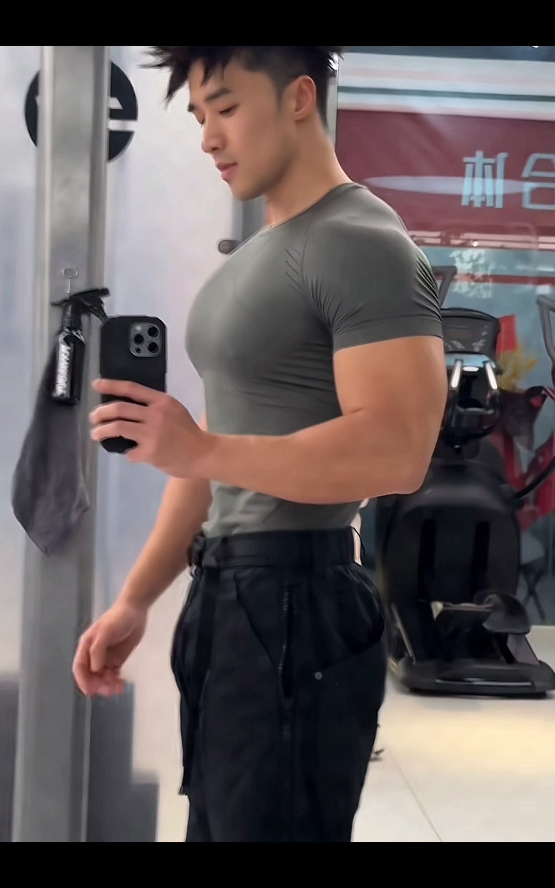 今天练胸#健身打卡#肌肉男#大胸弟#无任何不良引导#腹肌