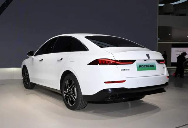 纯电插混都有上汽荣威d7售1218万起