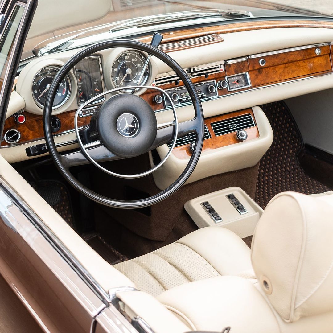 1971款梅赛德斯奔驰 280 se 3.5 敞篷车 享受春日的优选车型