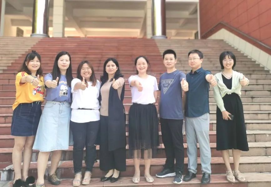 9月11日上午,在这个金秋稻熟的美好季节,黄冈市启黄中学在一号会议室