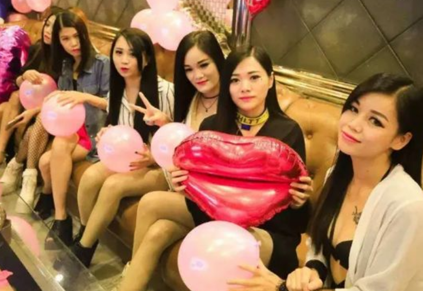 3年前山东62岁大妈迷上广场舞后染上艾滋丈夫崩溃送妻子上路