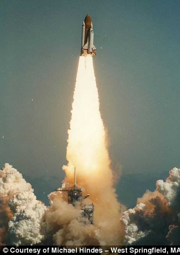 历史上的今天 1986年1月28日 挑战者号航天飞机升空后爆炸(多图)
