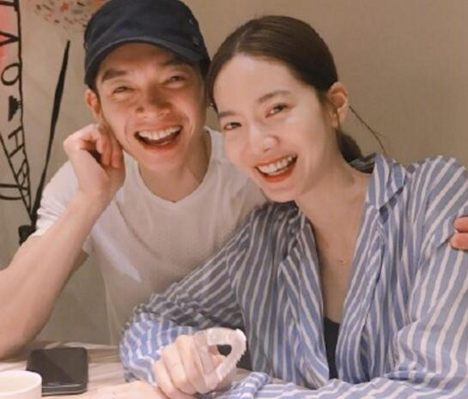 辰亦儒和曾之乔:一个令人艳羡的真爱故事  近日,辰亦儒和曾之乔这对真