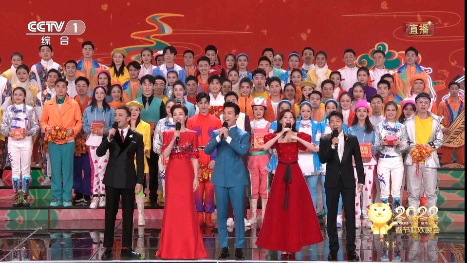 央视春晚主持人,任鲁豫最稳,马凡舒颜值取胜,撒贝宁嘴瓢也可爱
