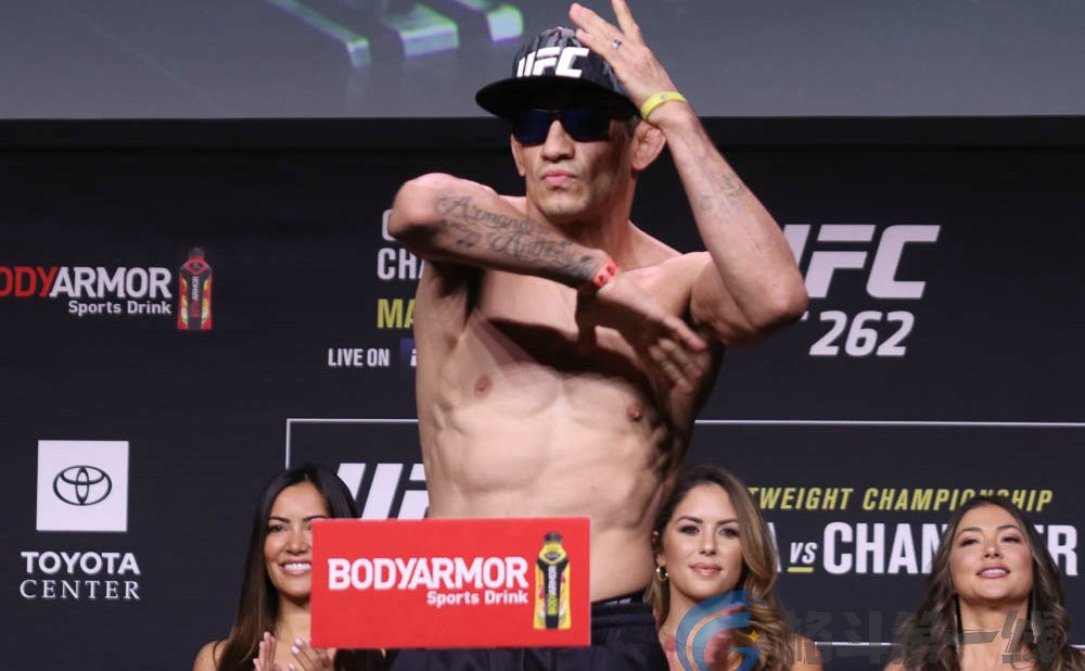 ufc 262联合主赛:"夜魔"一致判定不敌大流士,惨遭三连败!