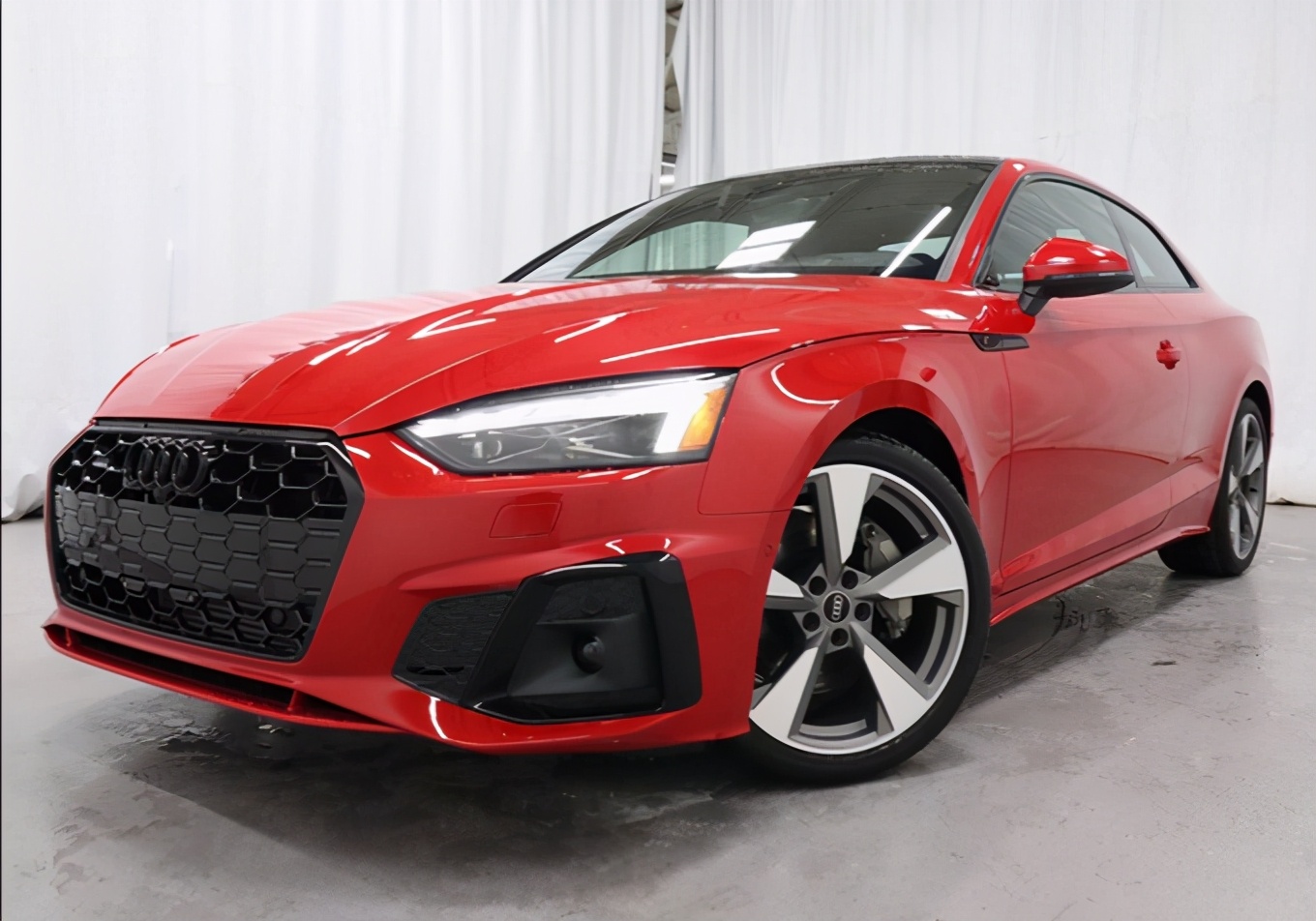 奥迪a5"轿跑"版亮相!溜背外观 2.0t 双门,预售37万,真霸气!