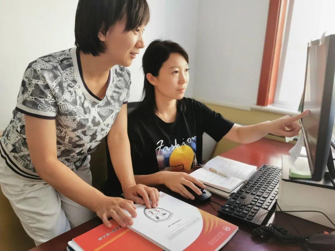 以法护航 共赴一场法治之约—育贤一幼“八五”普法宣传活动纪实(图9) 以法护航 共赴一场法治之约—育贤一幼“八五”普法宣传活动纪实(图9)