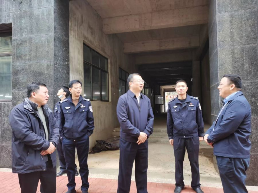 熊锋深入龙兴派出所辖区调研指导基层基础建设工作