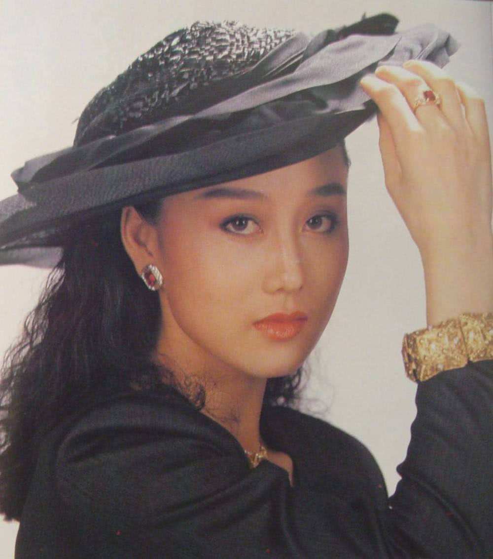 利智:从不受人待见的大陆妹,到选美大赛冠军,再到李连杰妻子