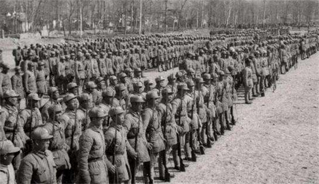 楚雲飛的原型有多強?僅用一個步兵師,硬抗我軍兩個野戰軍45天