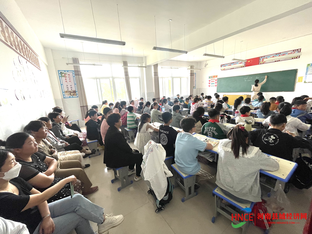 商丘市示范区周集乡贾庄小学开展家长开放日活动