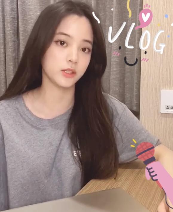 欧阳娜娜上直播带货,主动加李佳琦微信,只为买东西省点钱