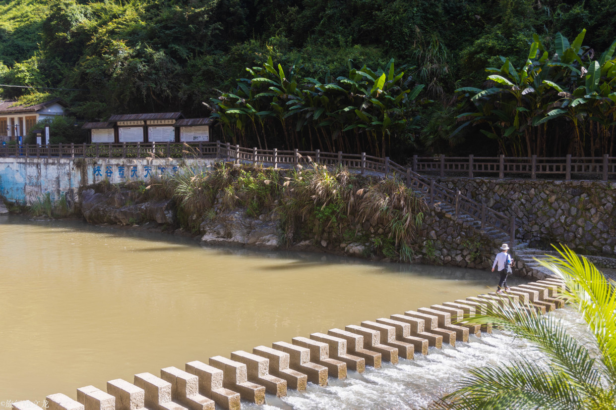 溫泉旅遊,泰順氡泉很有名是真泉水,可以帶你看看泉眼