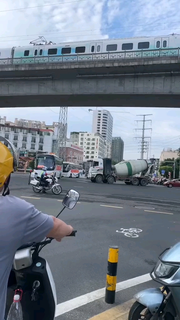 柯雷斯保罗  祝天下所有芊芊学子,高考遇端午,不考211