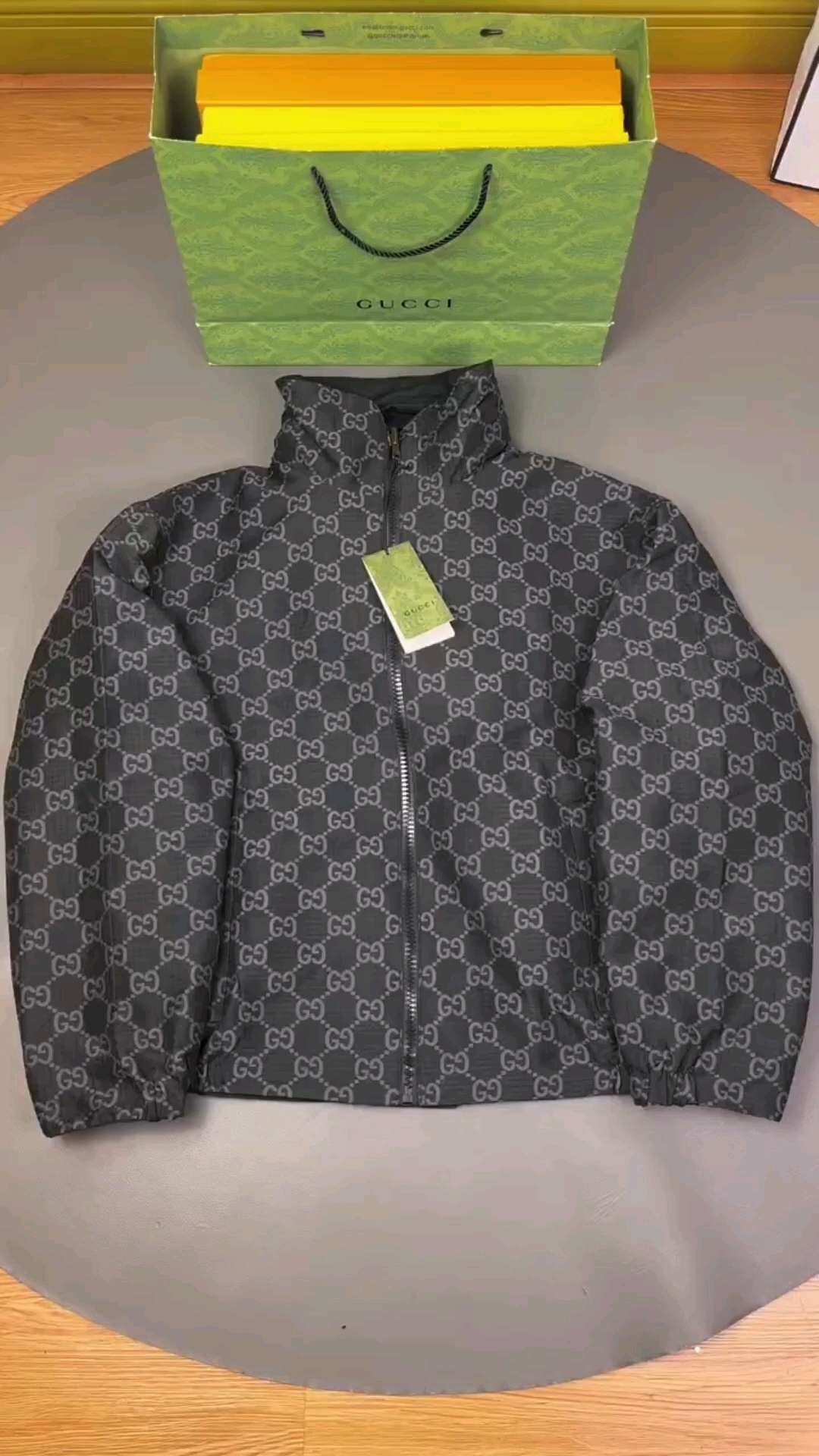 古驰春夏休闲外套满logo设计独特高档